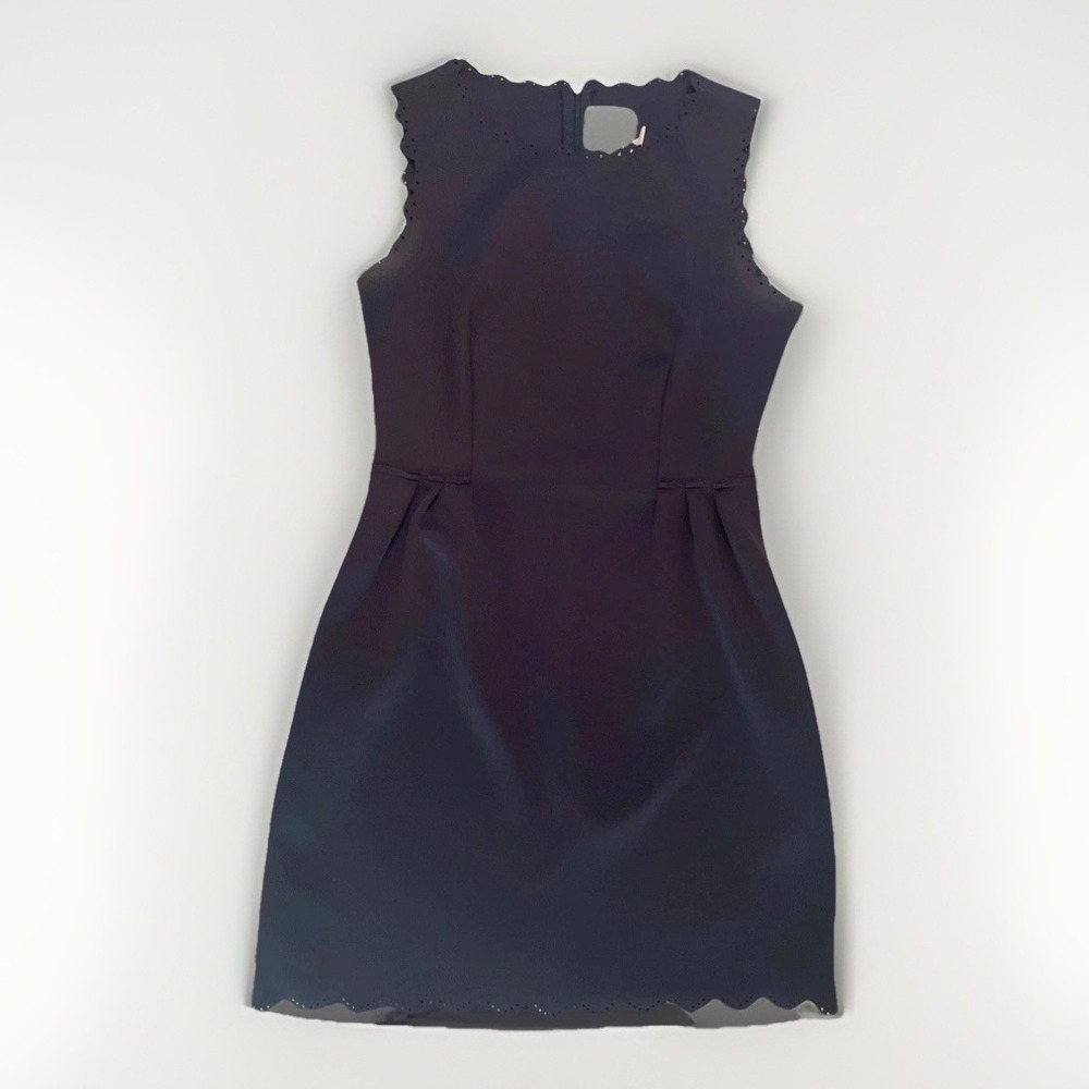 Katherine Barclay Scalloped Sheath Dress Womens 6 Navy Laser Cut Sleeveless LBD